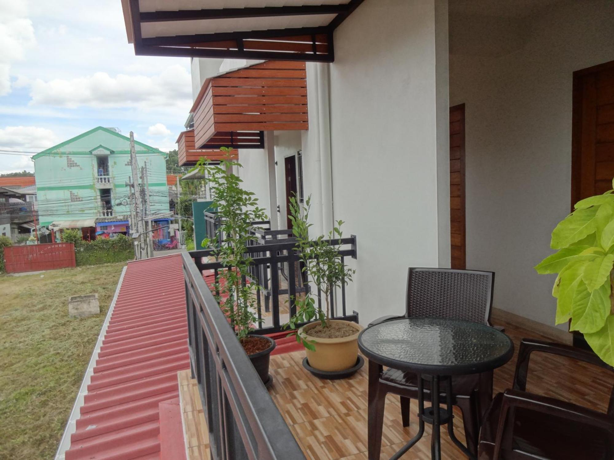 Rena House Chiang Mai Hotel Buitenkant foto