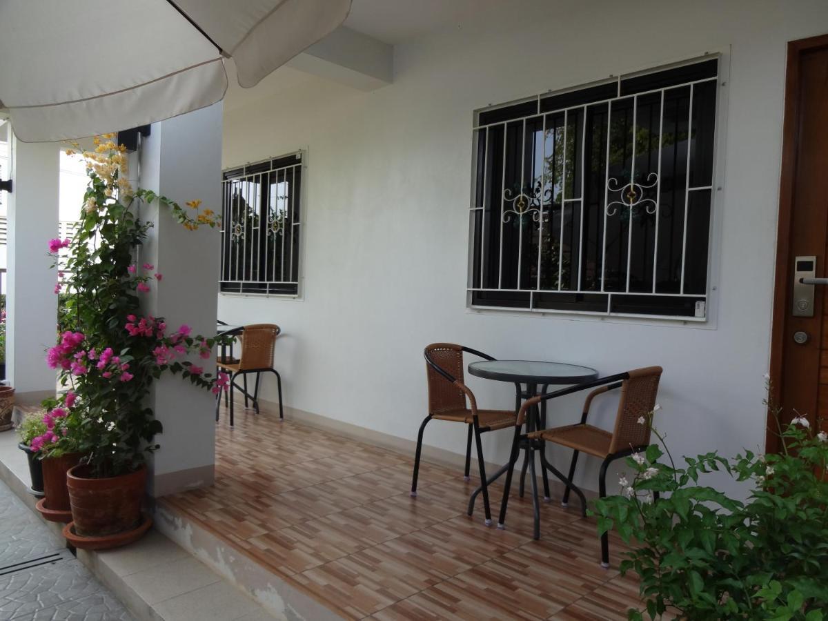 Rena House Chiang Mai Hotel Buitenkant foto